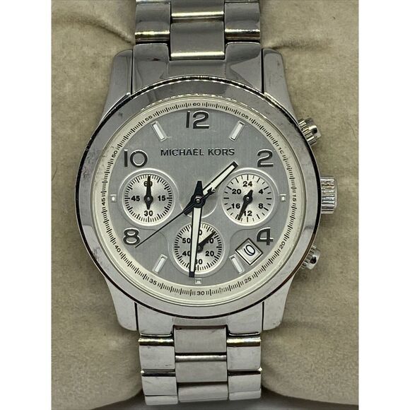 Michael Kors Runway MK5076 Women's Silver Stainless Steel Analog Dial Watch RQ44 - Picture 2 of 12